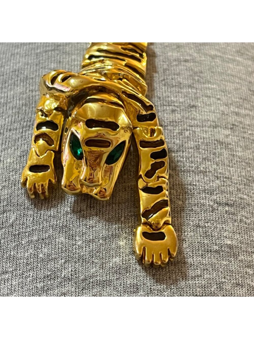 Vintage Articulated Tiger Brooch Gold Tone Rhinestone Eyes 8.75 Inches - Picture 4 of 13